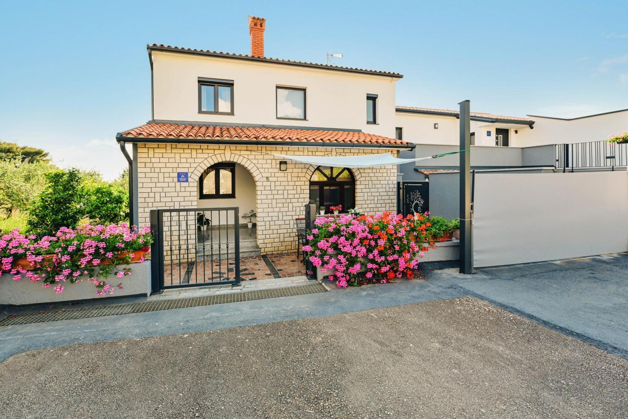 Villa Luna Πόρετς Εξωτερικό φωτογραφία