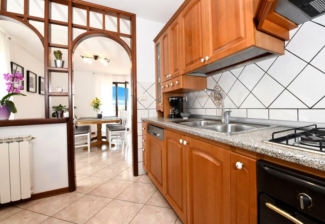Villa Luna Πόρετς Εξωτερικό φωτογραφία