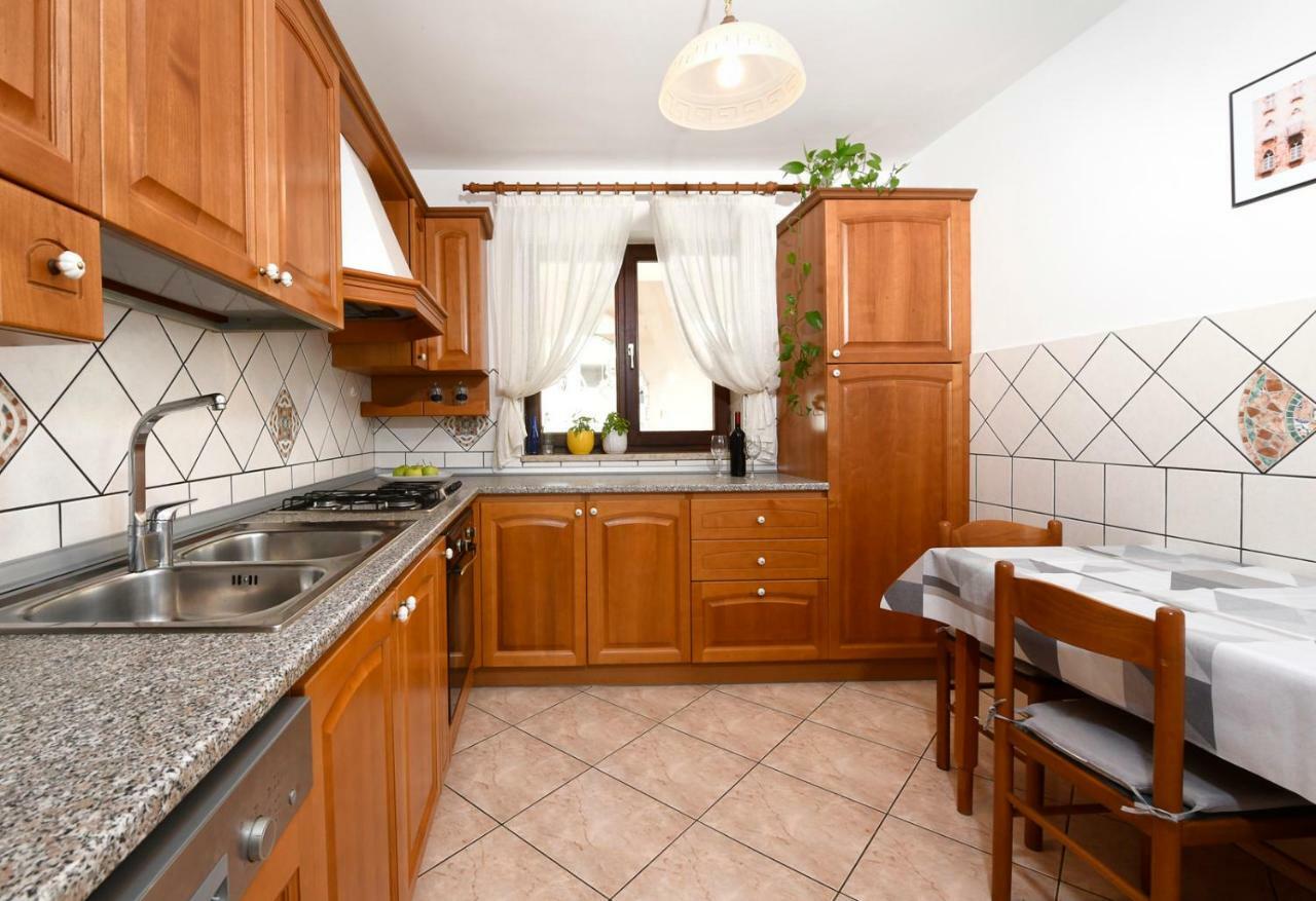 Villa Luna Πόρετς Εξωτερικό φωτογραφία